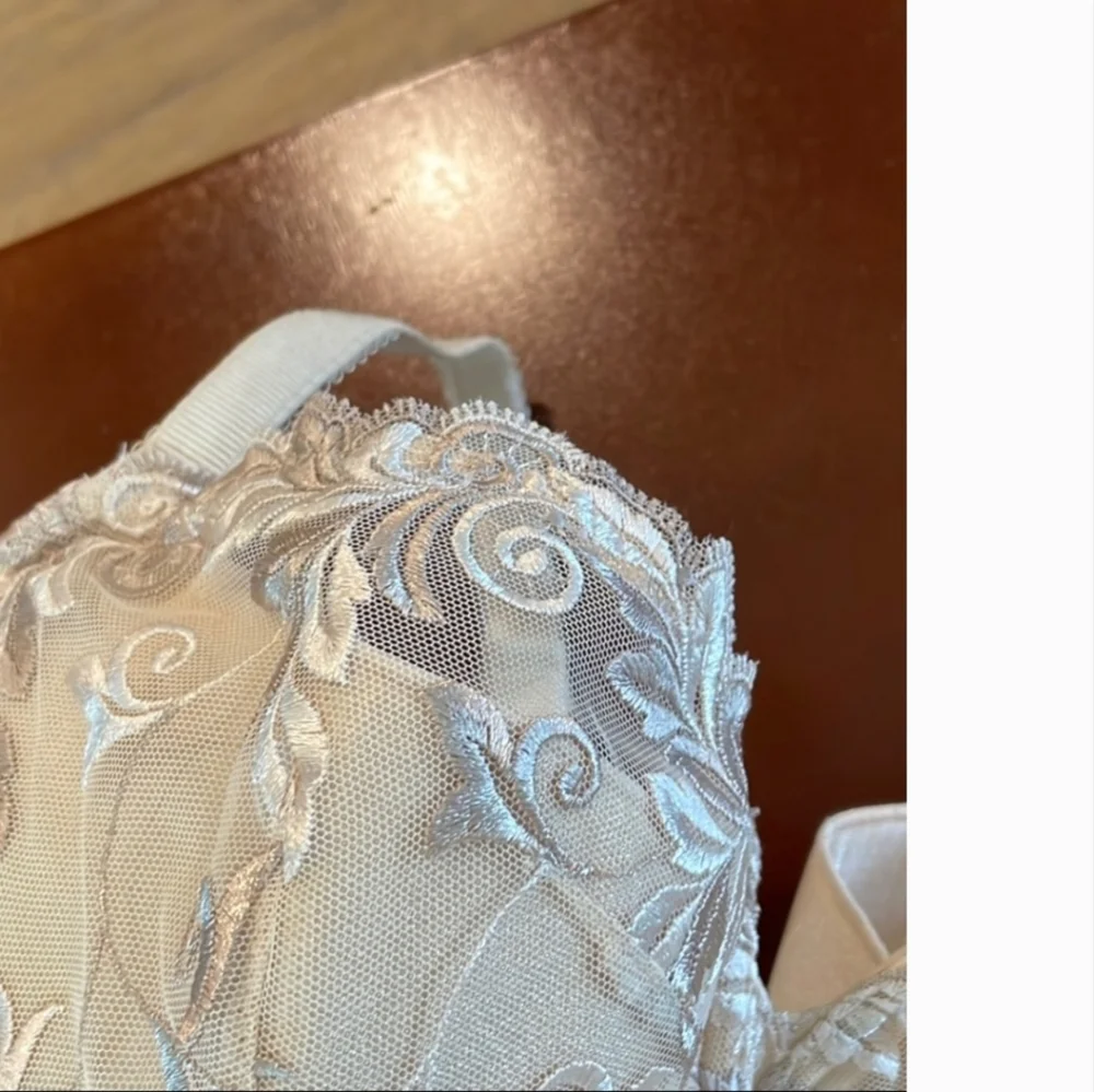 SOMA BRA Cream Lace BALCONET BRA size 38DDD embroidered LIKE NEW - Picture 4 of 4